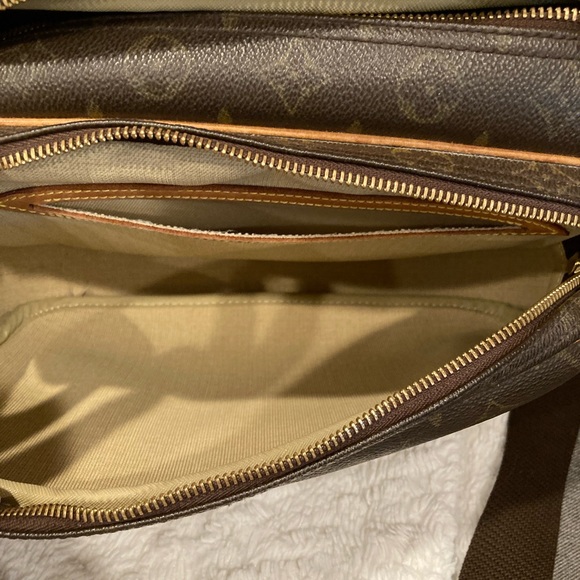 Louis Vuitton Monogram Reporter PM Messenger Shoulder Handbag - Picture 7 of 13